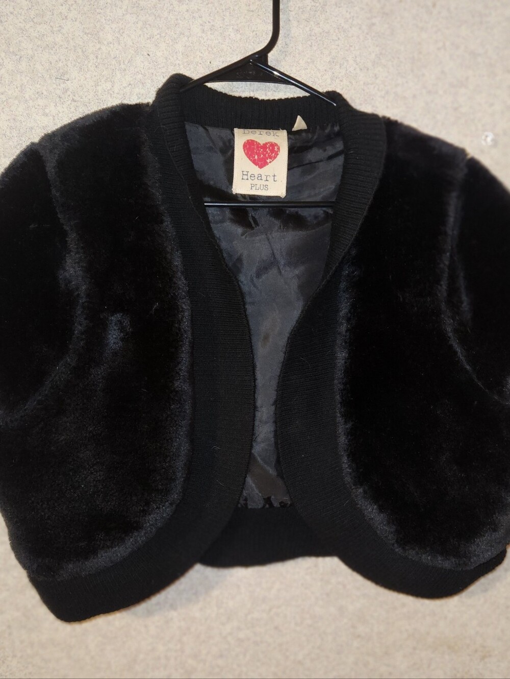 Derek Heart Black Faux Fur Capelet Like New